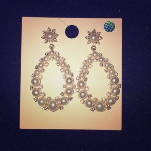 CLASSY EARRINGS💕!